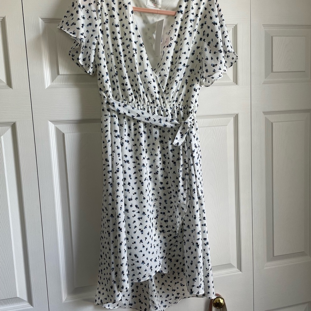 Adorable Flowery Sun Dress!